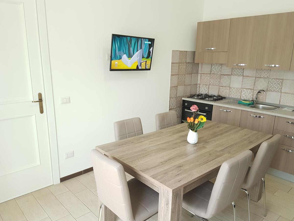 Case Vacanza Via Mozart Porto Cesareo Exterior foto