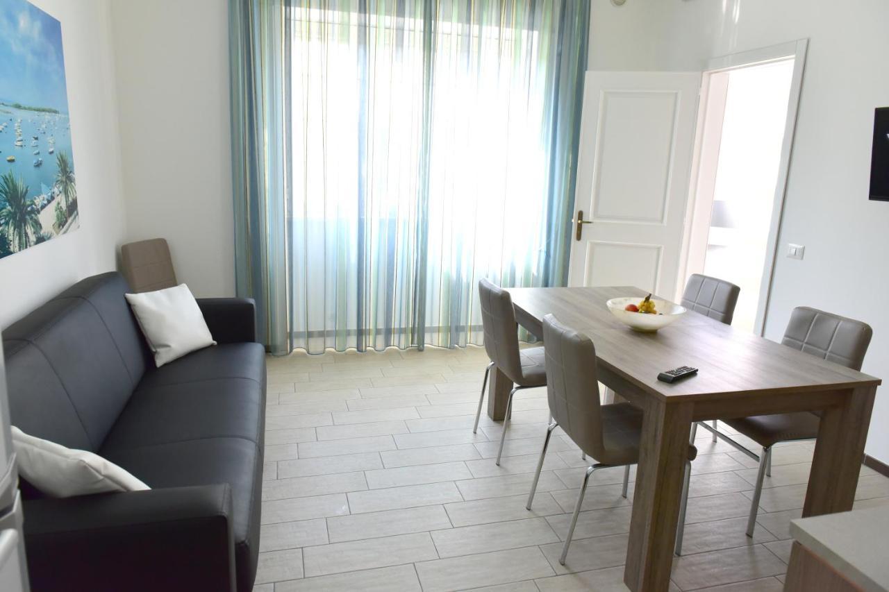 Case Vacanza Via Mozart Porto Cesareo Exterior foto